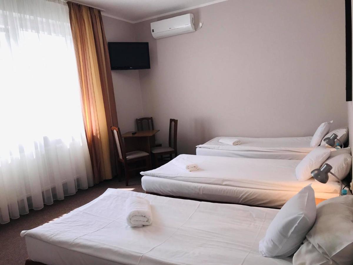 Astral Lejlighedshotel Raszyn Eksteriør billede