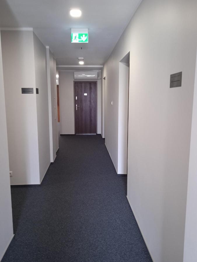 Astral Lejlighedshotel Raszyn Eksteriør billede