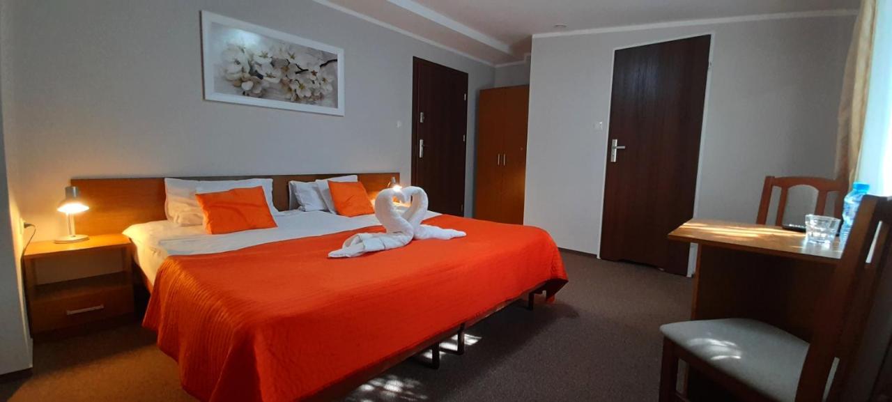 Astral Lejlighedshotel Raszyn Eksteriør billede