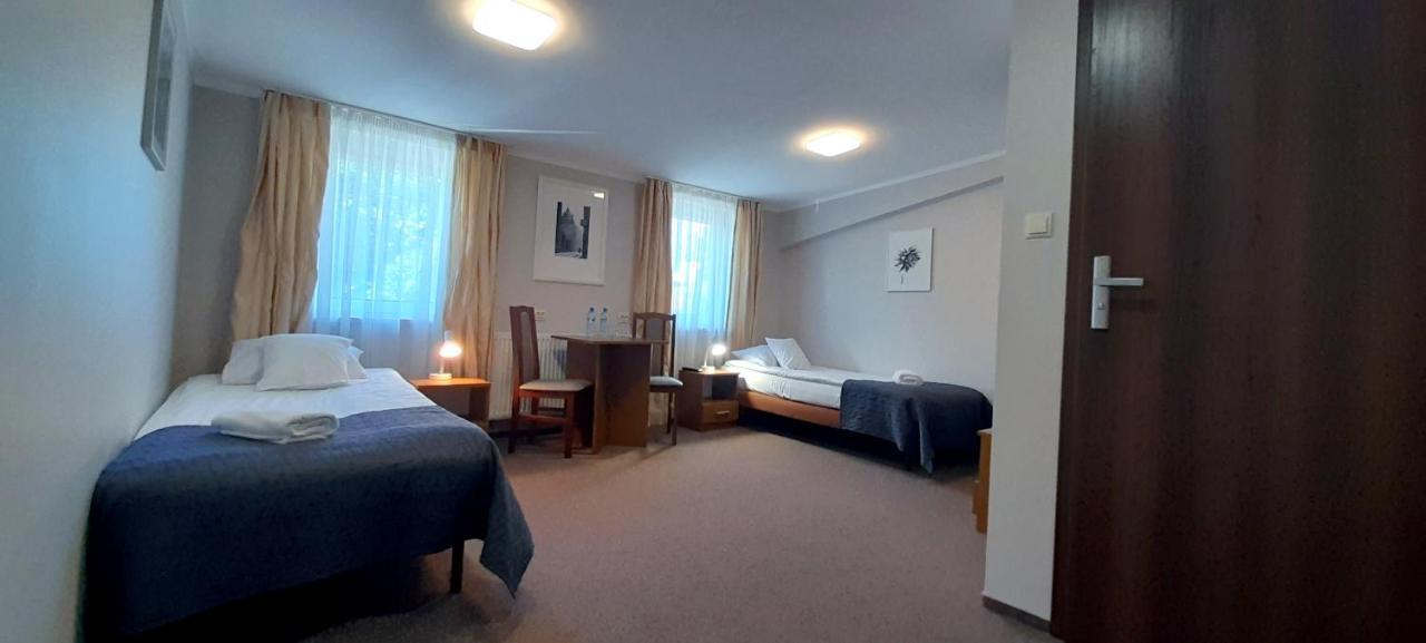 Astral Lejlighedshotel Raszyn Eksteriør billede