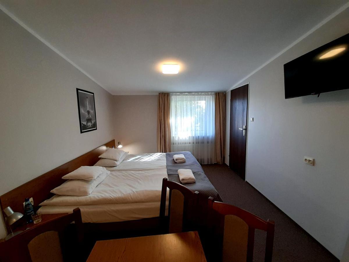 Astral Lejlighedshotel Raszyn Eksteriør billede